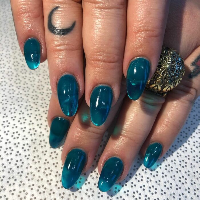 uñas acrílicas azul agua