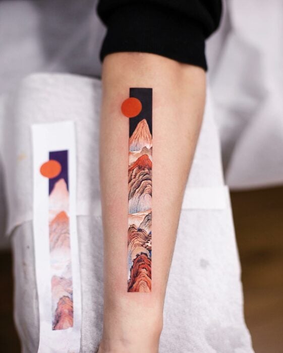 tatuaje rectangular con pinturas de estilo oriental