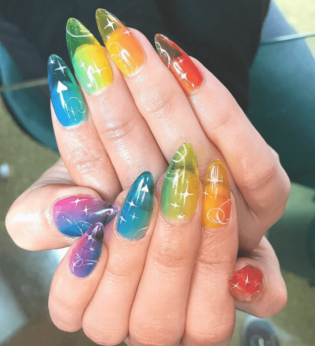 uñas acrílicas de arcoíris