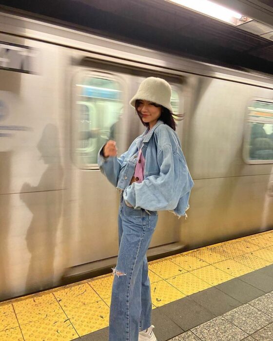 outfit casual bucket hat o sombrero de pescador