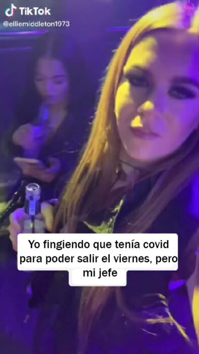 Captura de pantalla de un vídeo de una chica que fingió tener COVID para no ir a trabajar