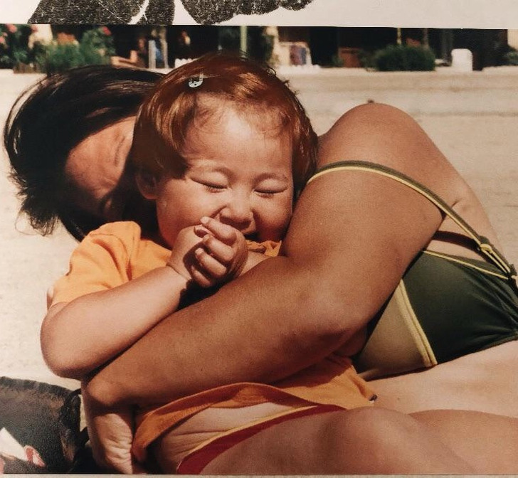 mamá e hija en la playa ;Fotografías que comprueban el amor de mamá