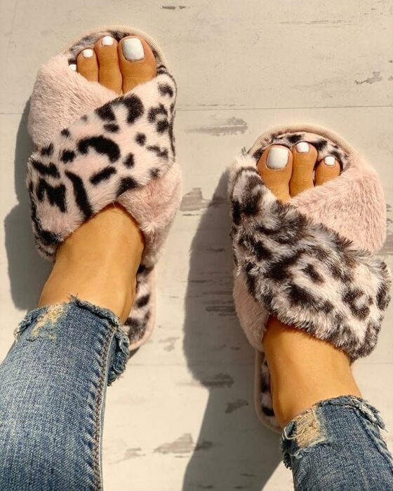 pantuflas furry color animal print 