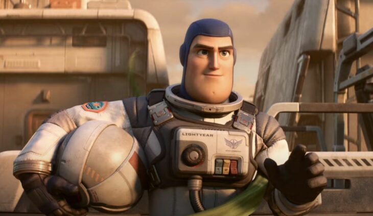 escena de película Lightyear revela su tráiler oficial y tendrá una batalla contra Zurg