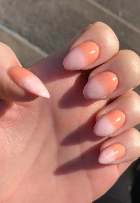 manicura melón con rosa ;14 Mujeres que se arrepintieron de ir al manicurista