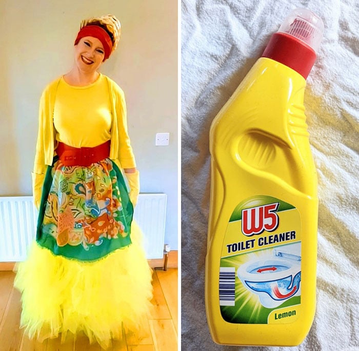 mujer vestida de un limpiador de inodoros 