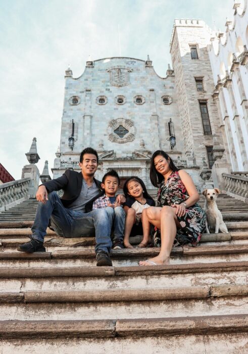 Fotografía familiar de unas personas en Guanajuato, México