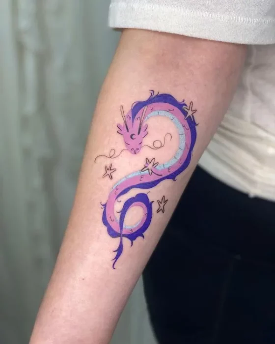 Dragón de colores kawaii ;Tatuajes de dragón para chicas 