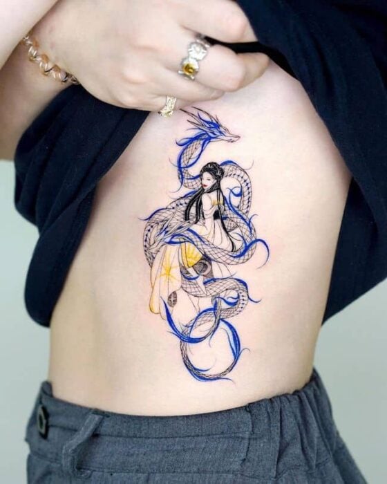 Dragón azul rey ;Tatuajes de dragón para chicas 