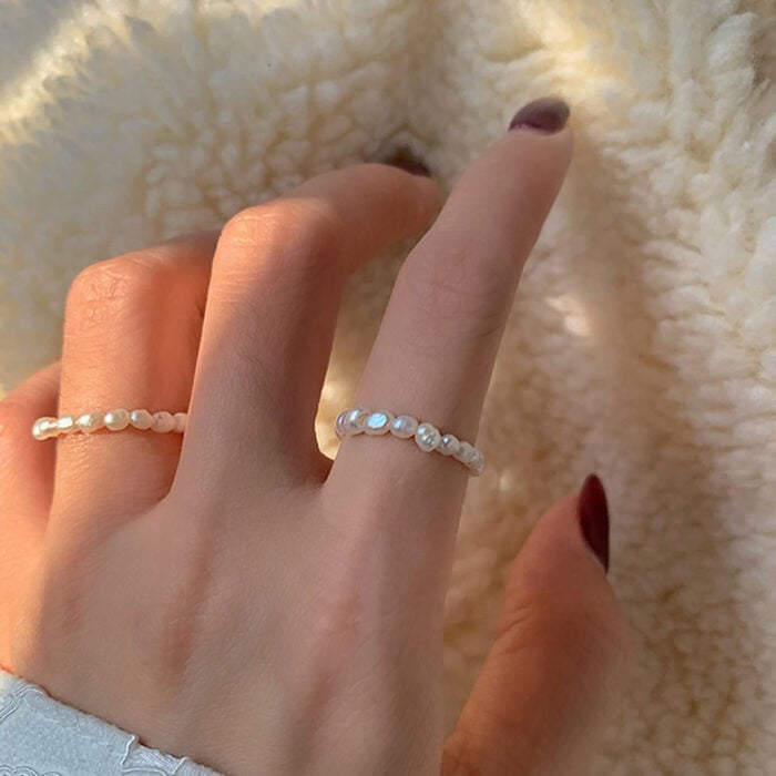anillos sencillos de perlas