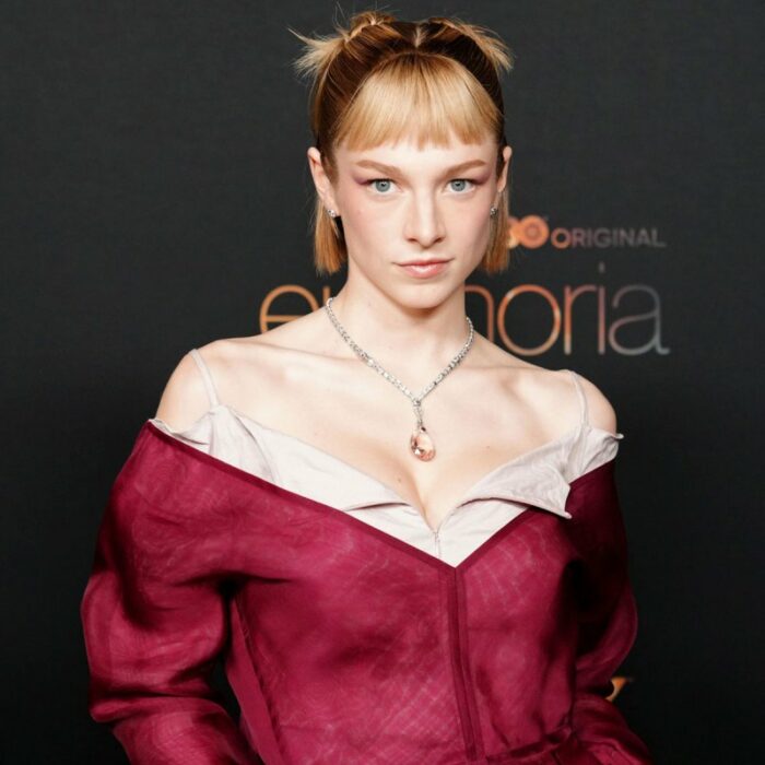 Hunter Schafer en la alfombra roja del estreno de Euphoria