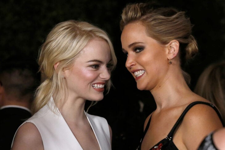 Jennifer Lawrence y Emma Stone gruñendo
