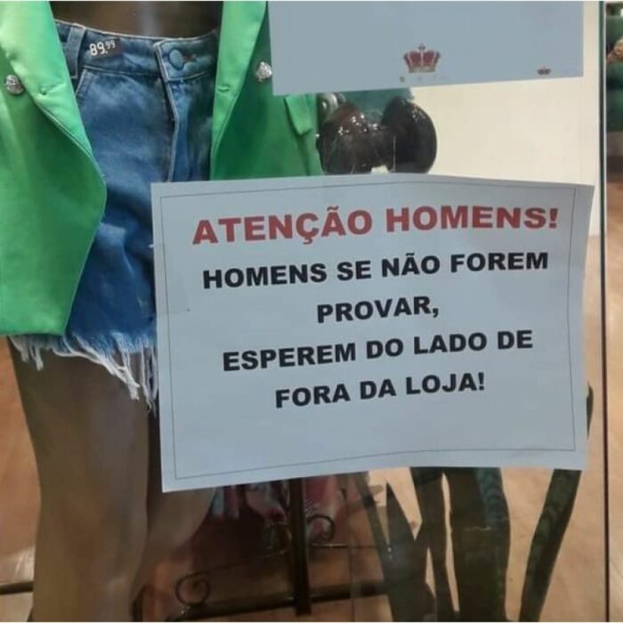 Anuncio de se prohíben hombres en tienda de lencería Mr. Luxos