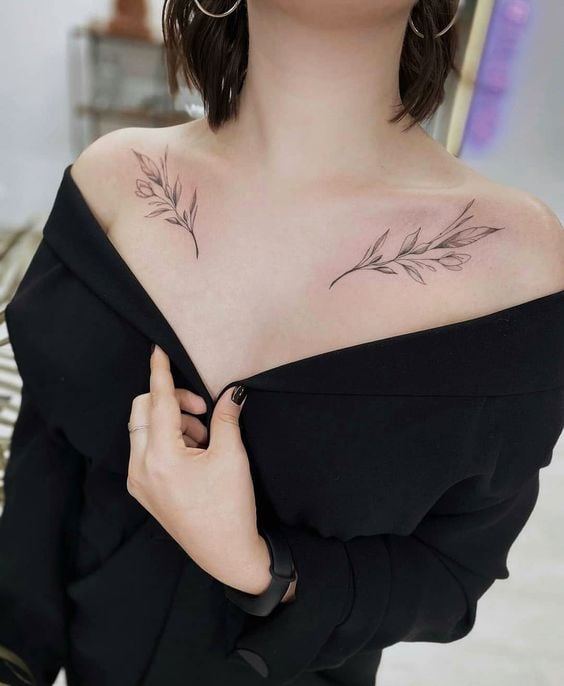 tatuaje de hojas ;15 Tatuajes que harán de tu pecho una obra de arte