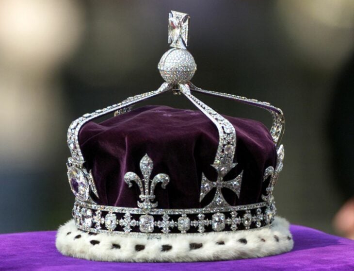 Corona de platino y diamantes de la reina madre
