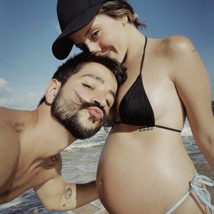 Selfie de Evaluna y Camilo en la playa 