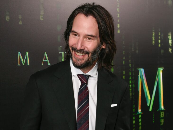 Actor Keanu Reeves en la alfombra roja de la película Matrix Resurrecciones 