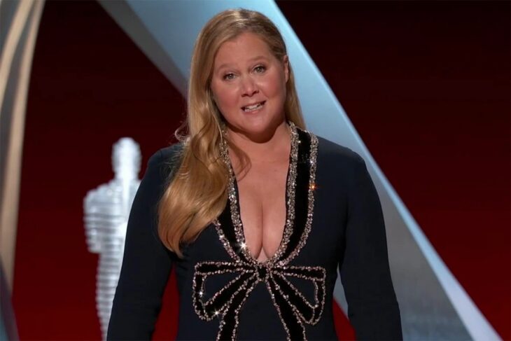 Amy Schumer durante la entrega de los premios Oscar 2022