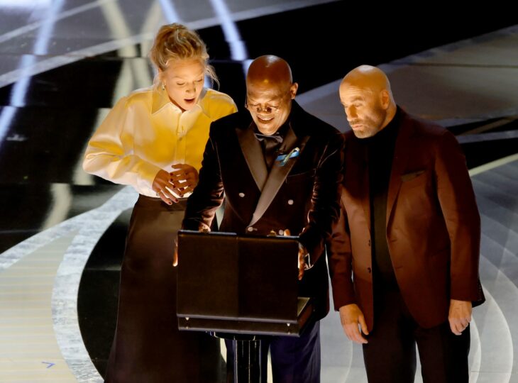 Uma Thurman, Samuel L. Jackson y John Travolta en los Premios Oscar 2022