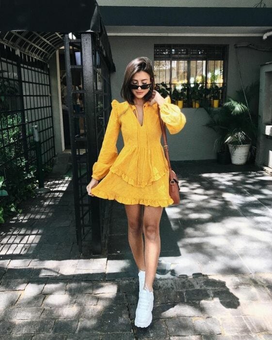 15 Lindos outfits amarillos llenarte de energía