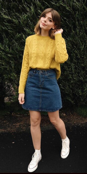 suéter amarillo ;Outfits amarillos para darle la bienvenida a la primavera