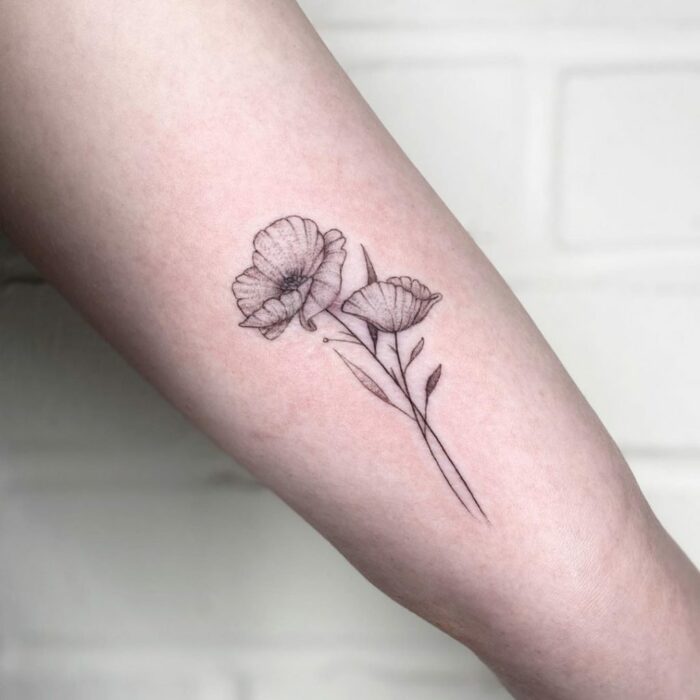 Poppy silhouette tattoo; 13 Beautiful ideas to wear poppies on your skin 