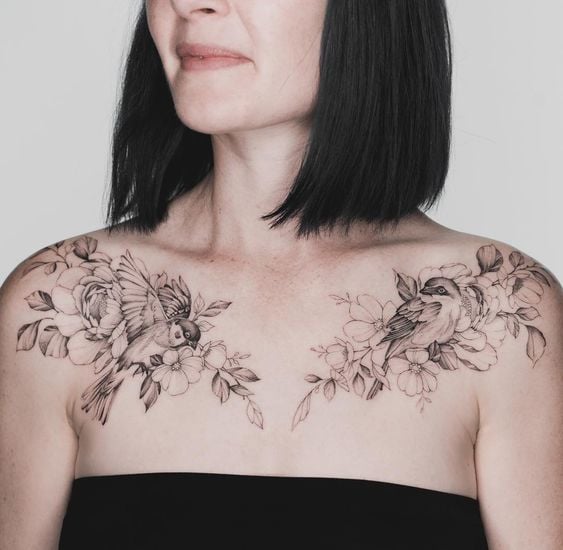 Tatuaje con aves ;15 Tatuajes que harán de tu pecho una obra de arte