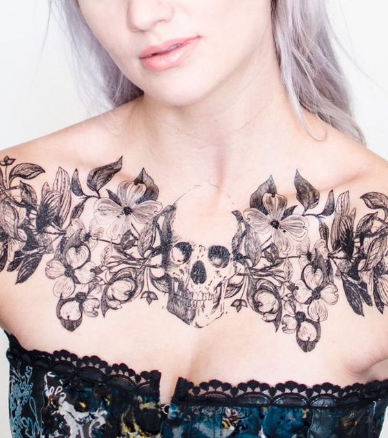 Tatuaje calavera ;15 Tatuajes que harán de tu pecho una obra de arte