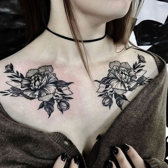 tatuaje con claveles ;15 Tatuajes que harán de tu pecho una obra de arte