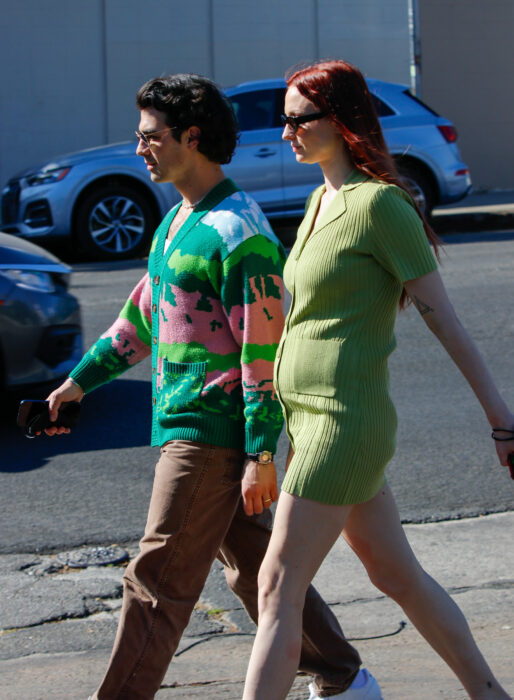 sophie turner y joe jonas caminando por Los Ángeles