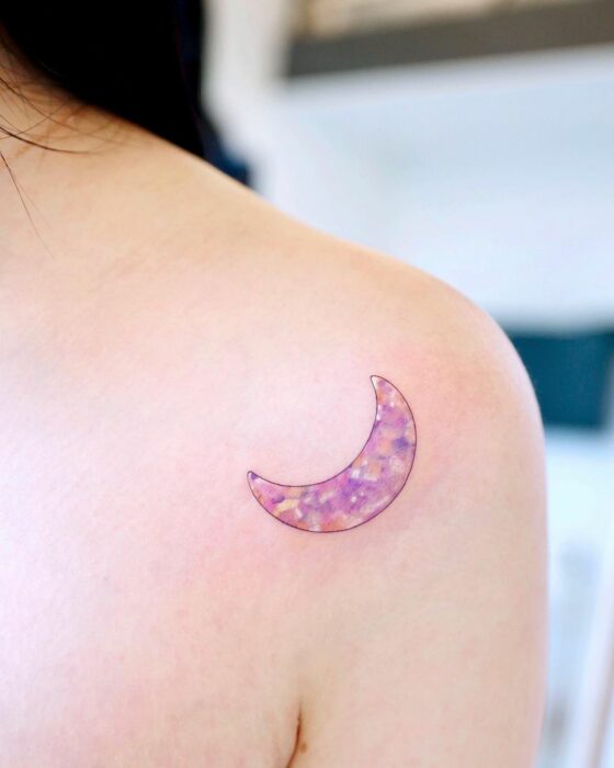 15 Tatuajes con diseños de joyas que deslumbrarán en tu piel