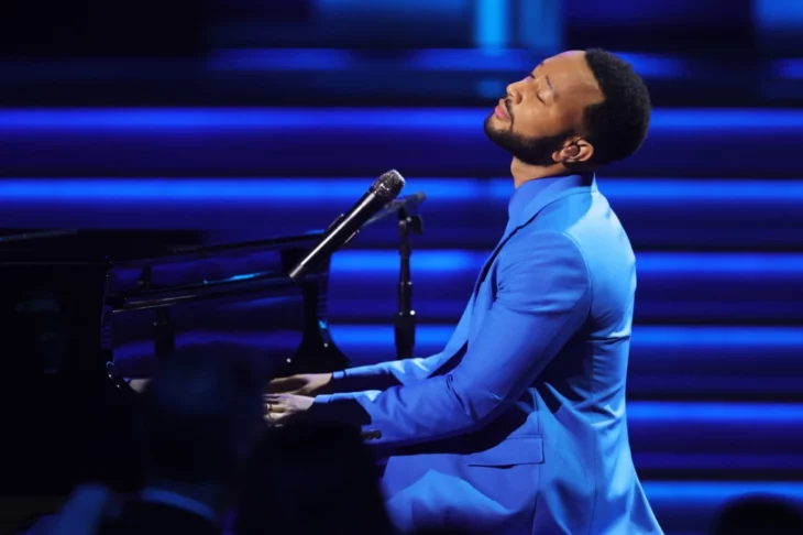 John Legend en los Grammys 2022