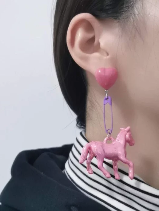 little horse; Strange earrings that will bring out all your originality (9)