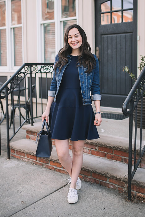 14 Outfits that combine denim jacket with dresses