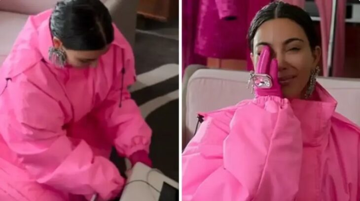 Kim Kardashian llorando en medio de una habitación 