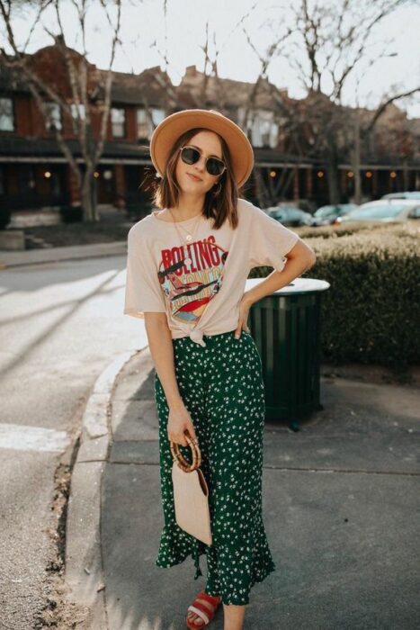 green skirt; 15 Ideas to wear your favorite hat 