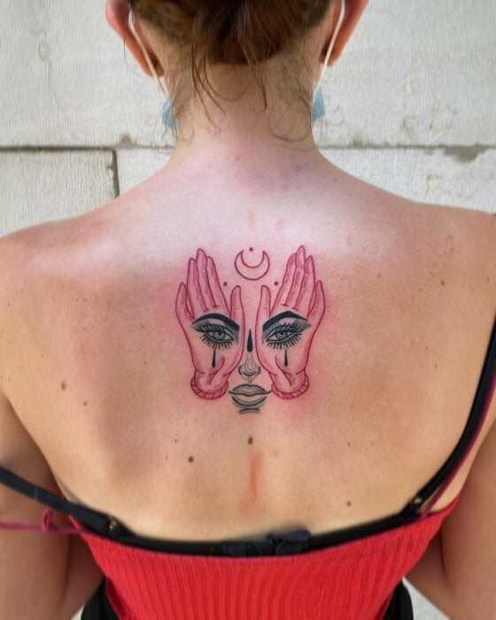 Manos ;15 Tatuajes en tinta rosa que resaltarán tu sensualidad