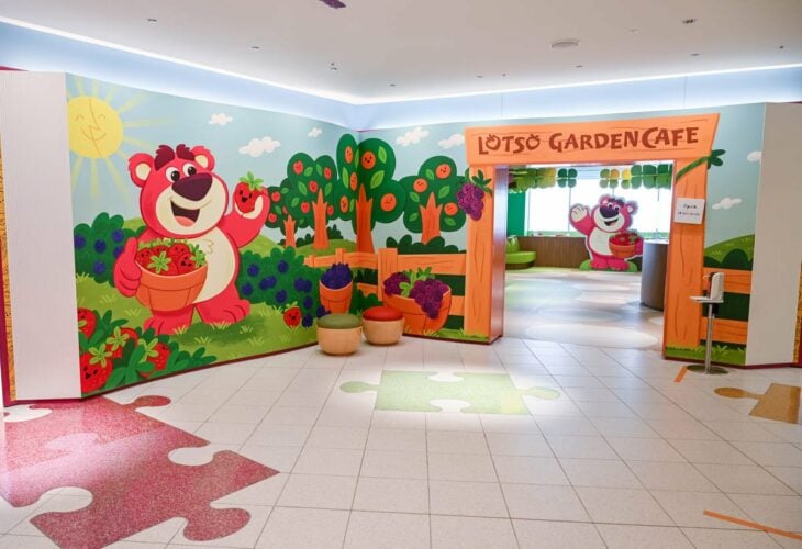 Lotso Garden Café en el Hotel Resort Toy Story en Toklio, Japón.