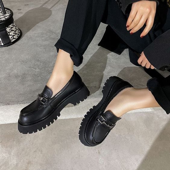 plataformas negras ;Zapatos supercómodos para llevar a la oficina