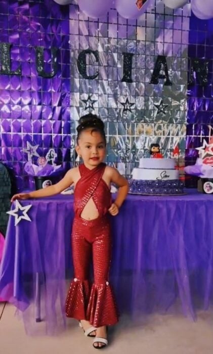 Luciana en su fiesta de cumpleaños de Selena
