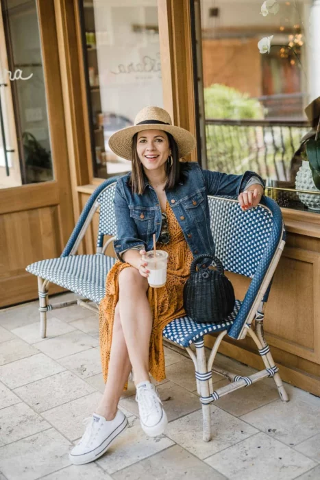 14 Outfits that combine denim jacket with dresses