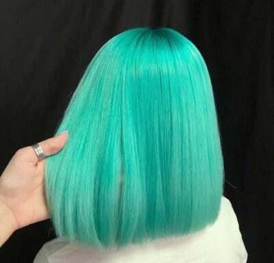 short straight hair in mint green color 