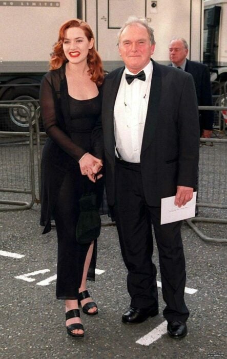 Kate Winslet y Roger Winslet en los premios BAFTA, 1997
