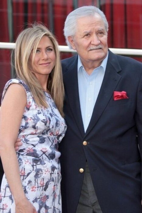 Jennifer Aniston y John Aniston en el Paseo de la Fama de Hollywood, 2012