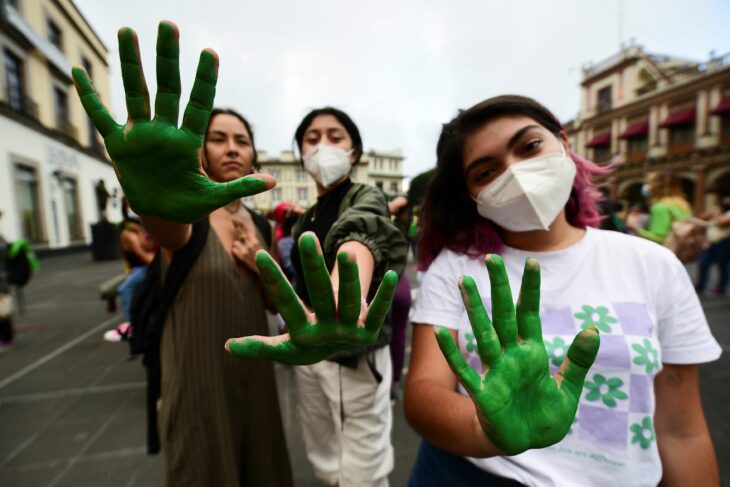 Manifestantes en pro del aborto en México