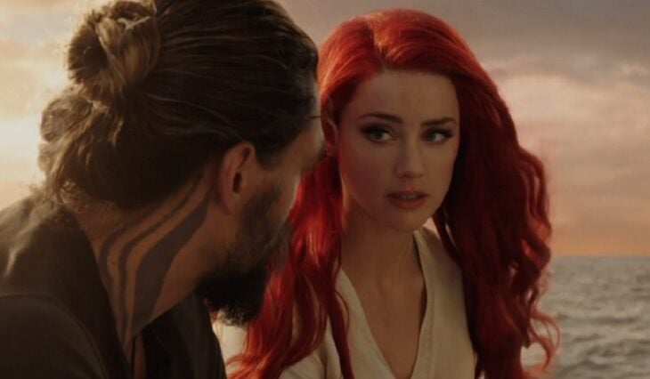 Escena de Amber Heard frente a Jason Momoa en la película Aquaman 
