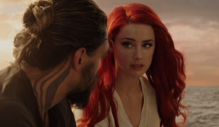 Amber Heard scene in front of Jason Momoa in the movie Aquaman 