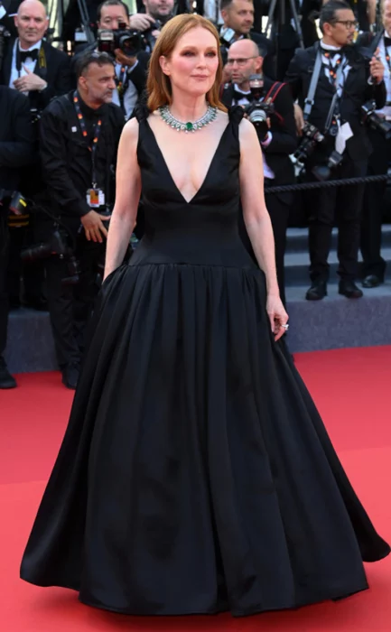 Julianne Moore ;Aquí los mejores outfits de la alfombra roja en Cannes 2022<