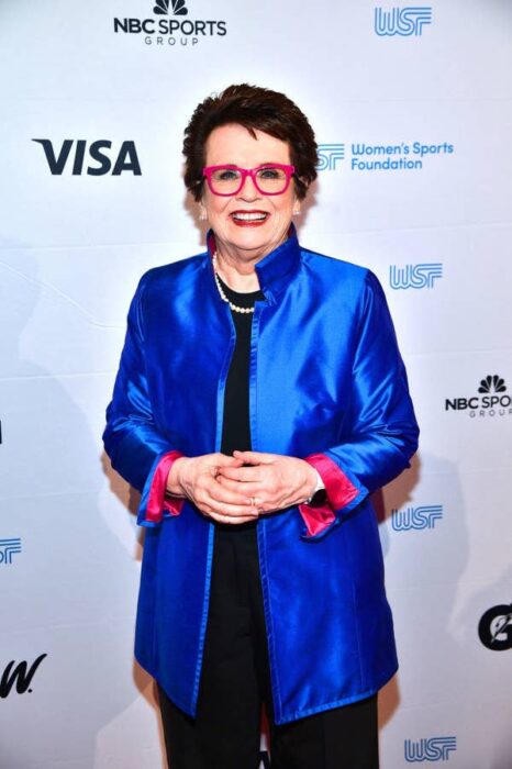 Billie Jean King durante una alfombra roja 