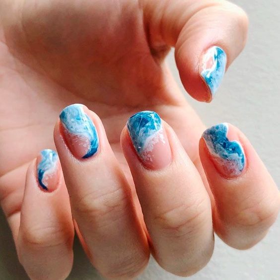 wave manicure; 15 beach manicures that will make you feel like a mermaid